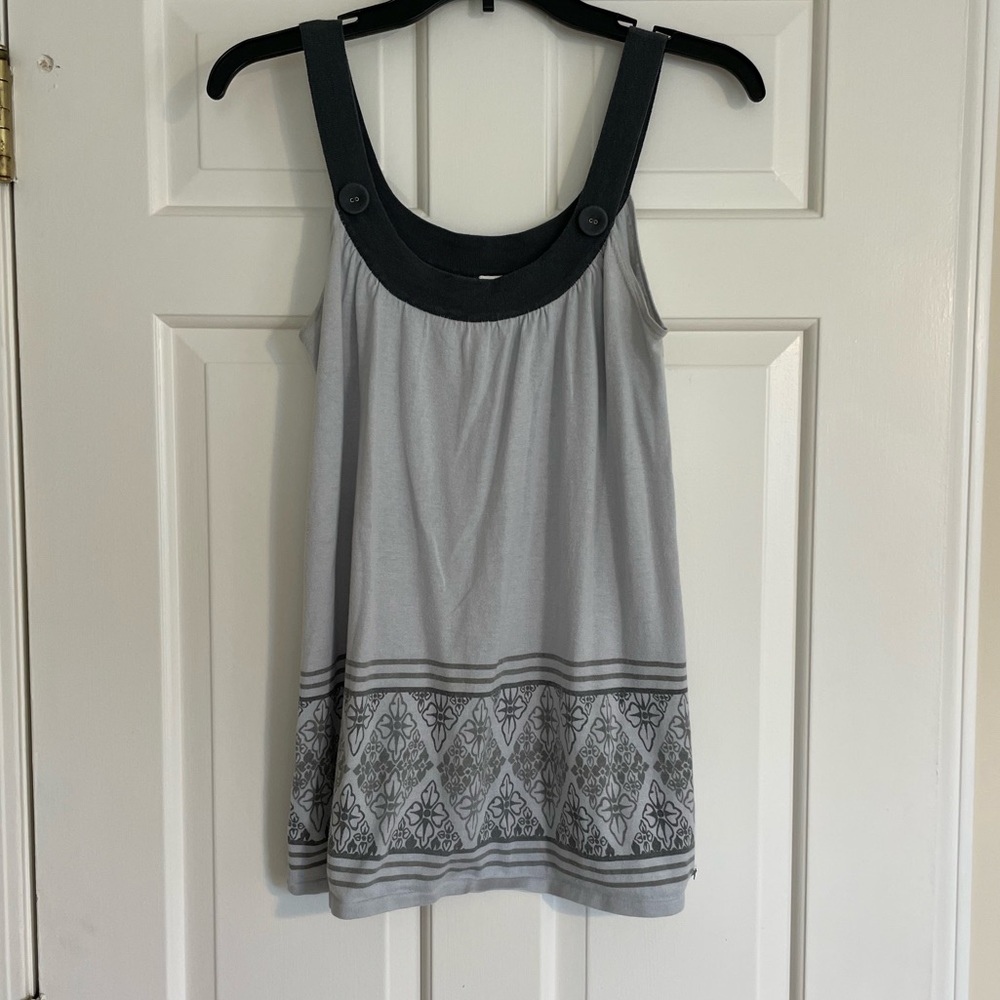 Flowy Tank